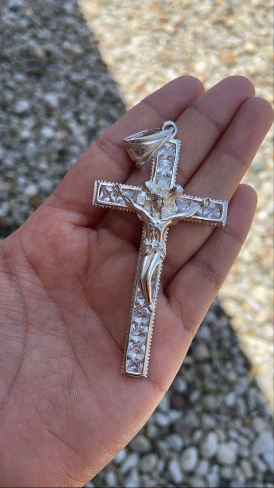925 Sterling Silver cz Crucifix, Christ on the Cross, pendant